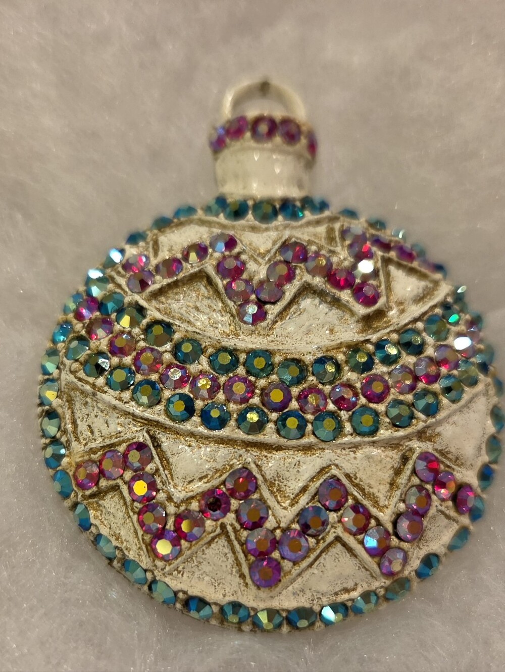 VINTAGE CHRISTMAS ORNAMENT BROOCH